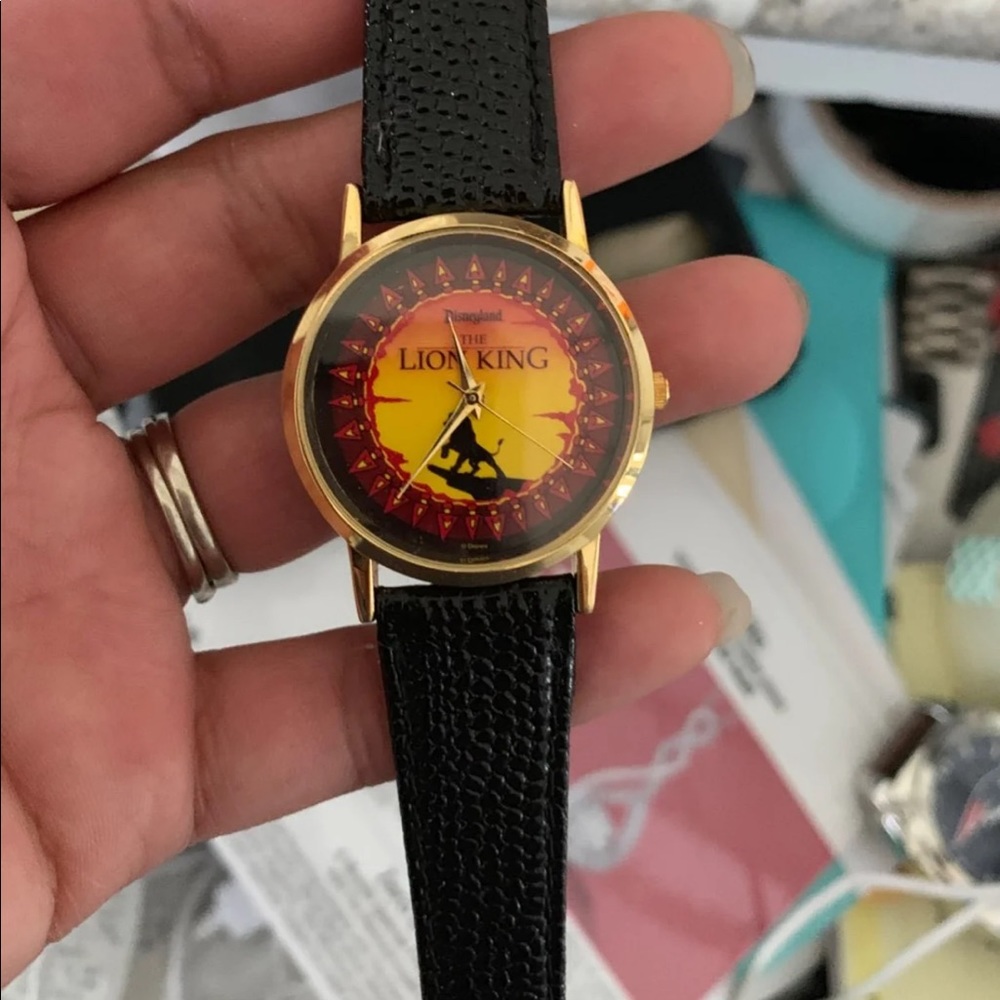 Lion king watch